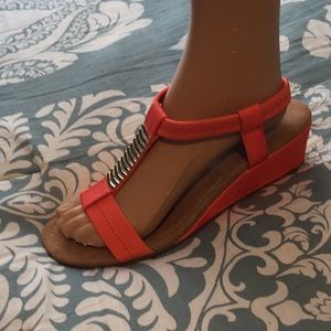Women's coral Alfani sandals. Size 8.5